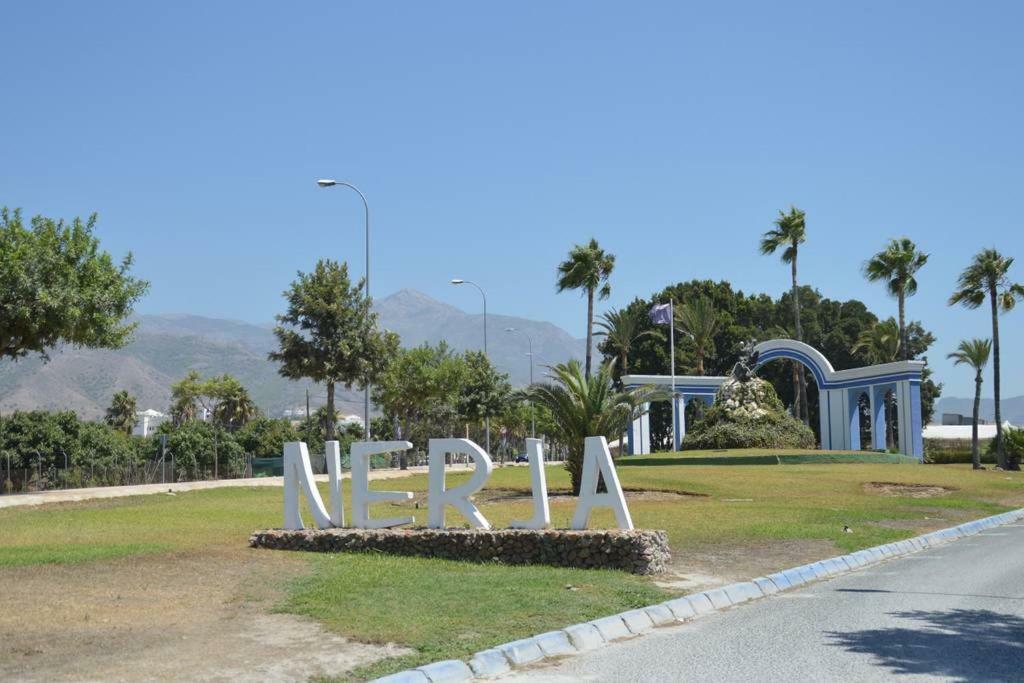 Casa Rocio En Nerja Apartment Ngoại thất bức ảnh